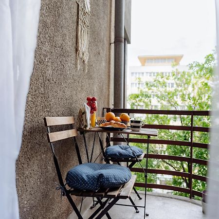 Petite Maison Sur Le Boulevard Bucarest Exterior foto