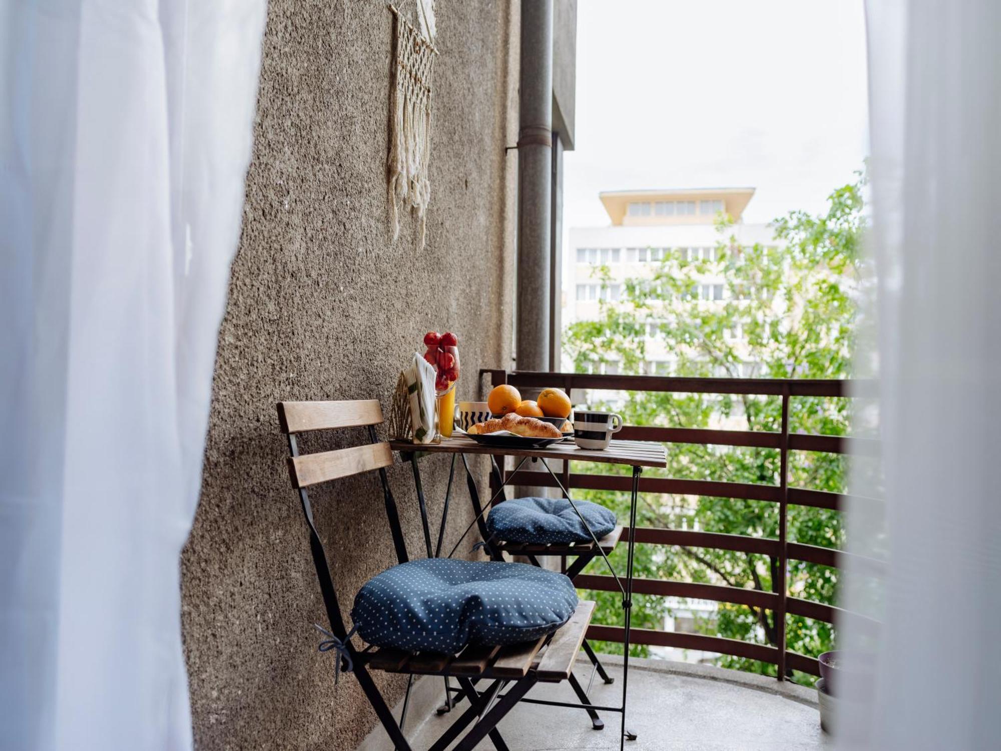 Petite Maison Sur Le Boulevard Bucarest Exterior foto