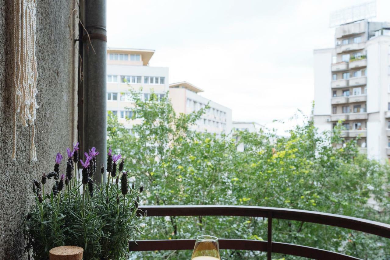 Petite Maison Sur Le Boulevard Bucarest Exterior foto